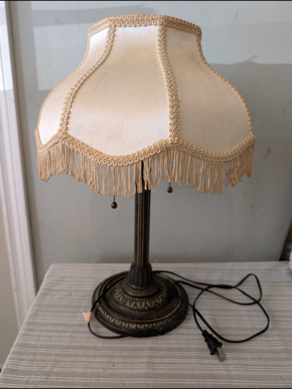Vintage Victorian Style Dual-Socket Accent Table Lamp Fringe Shade